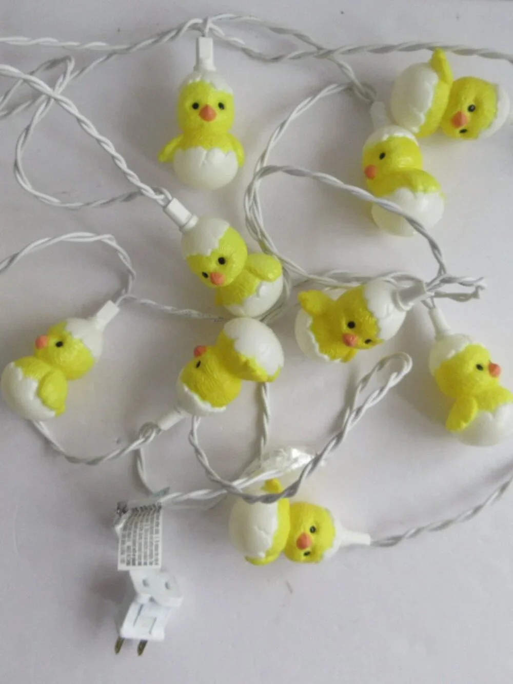 Easter Blow Mold 10 Baby Chicks In Hatching Eggs Indoor String Lights 9' Vtg